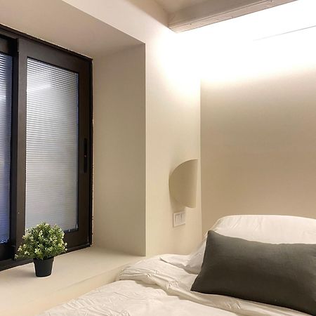 Unique Living Born Apartments & Studios Барселона Екстер'єр фото