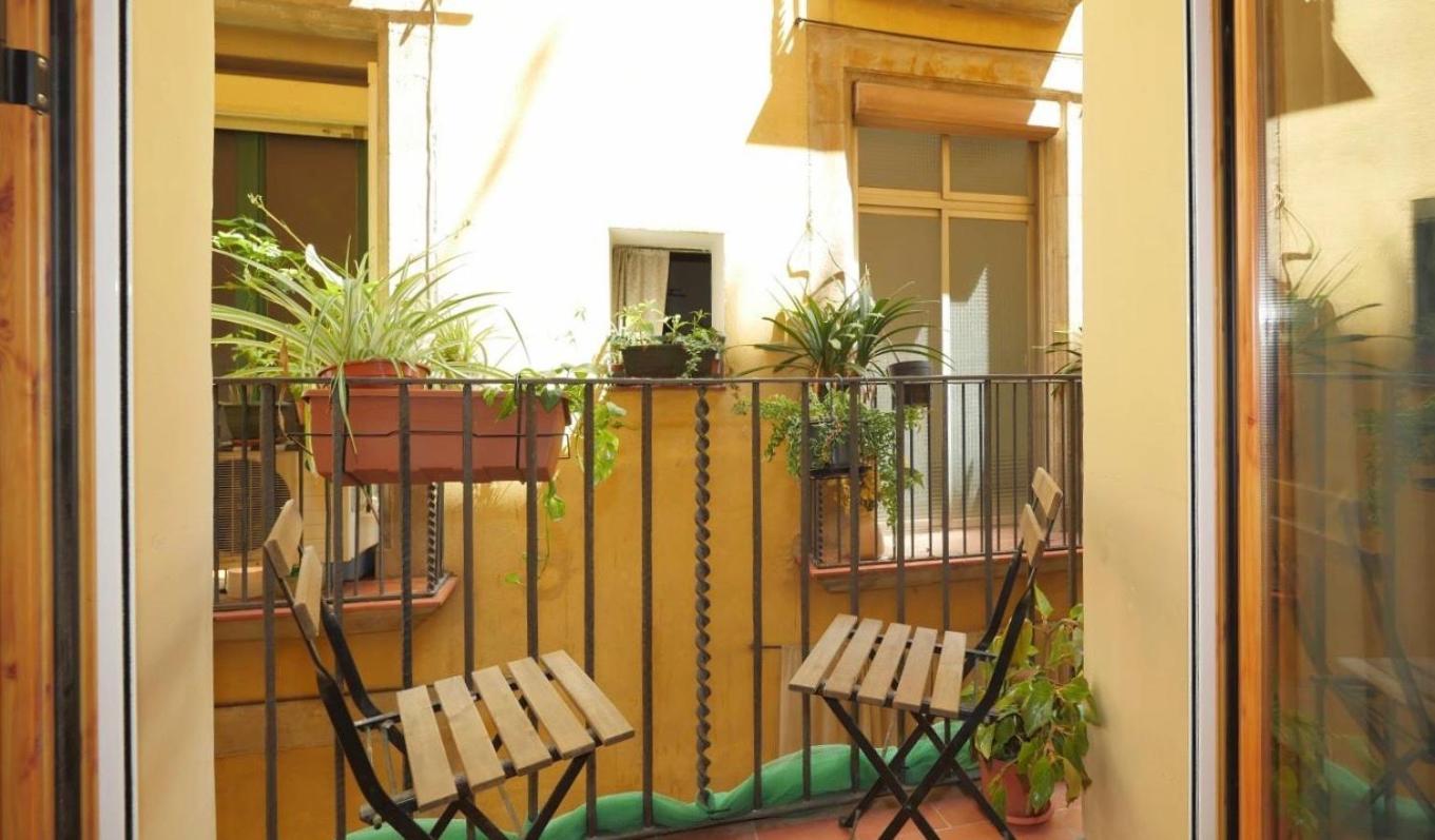 Unique Living Born Apartments & Studios Барселона Екстер'єр фото
