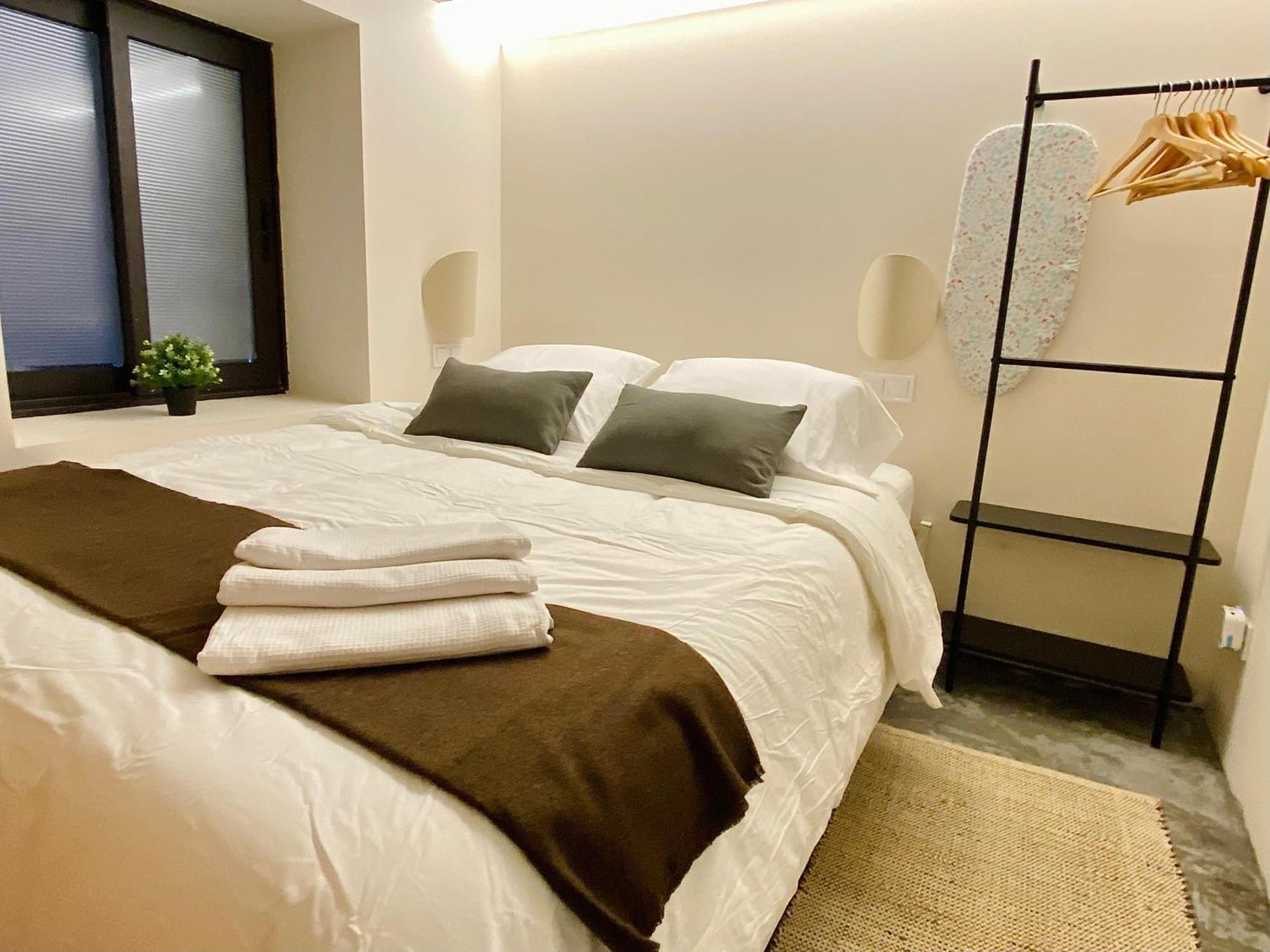 Unique Living Born Apartments & Studios Барселона Екстер'єр фото